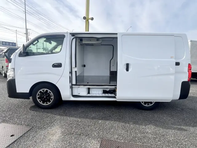 日産 キャラバン 3BF-VR2E26(2WD)の写真4