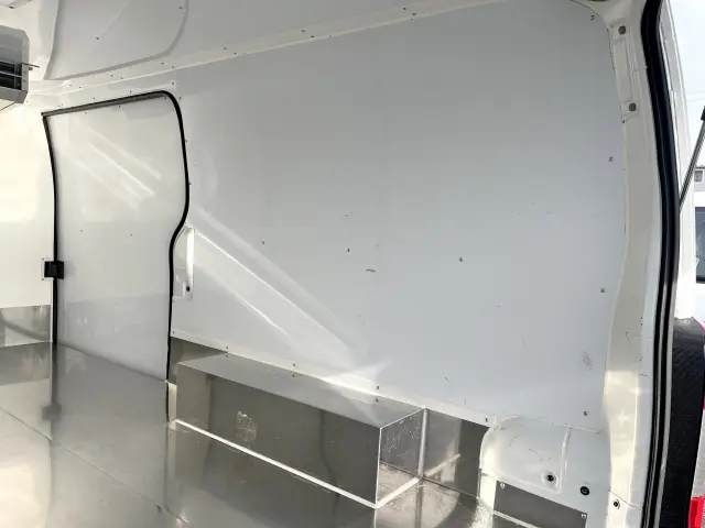 日産 キャラバン 3BF-VR2E26(2WD)の写真13