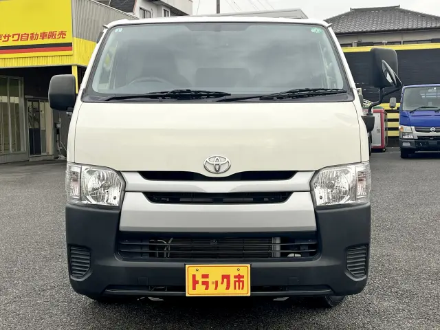 トヨタ ハイエースバン CBF-TRH200V(2WD)の写真2