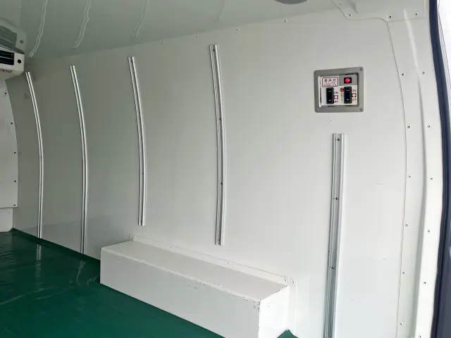 トヨタ ハイエースバン CBF-TRH200V(2WD)の写真13