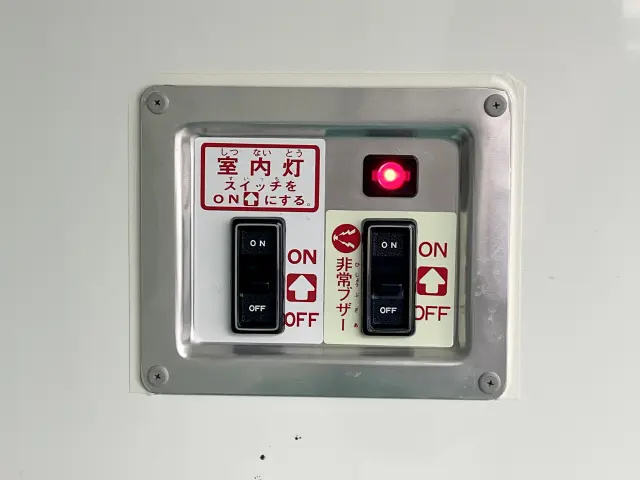 トヨタ ハイエースバン CBF-TRH200V(2WD)の写真16