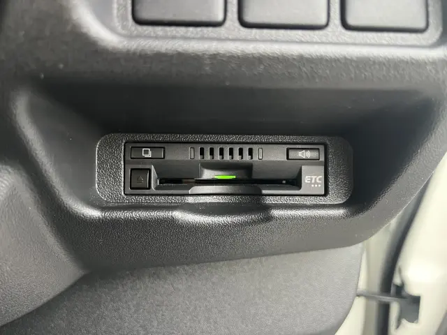 トヨタ ハイエースバン CBF-TRH200V(2WD)の写真28