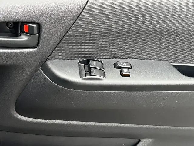 トヨタ ハイエースバン CBF-TRH200V(2WD)の写真29