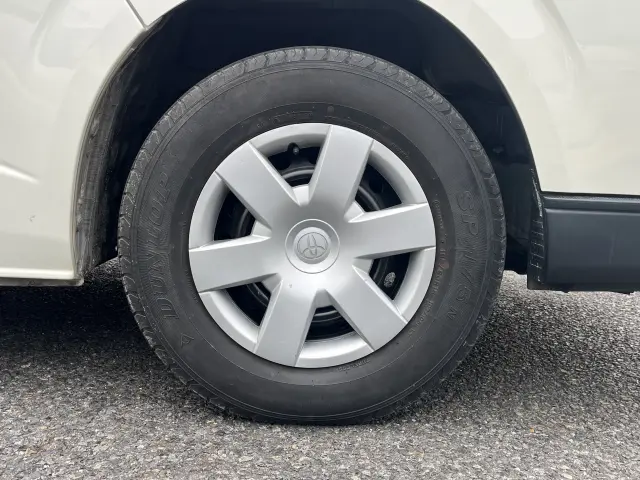 トヨタ ハイエースバン CBF-TRH200V(2WD)の写真38