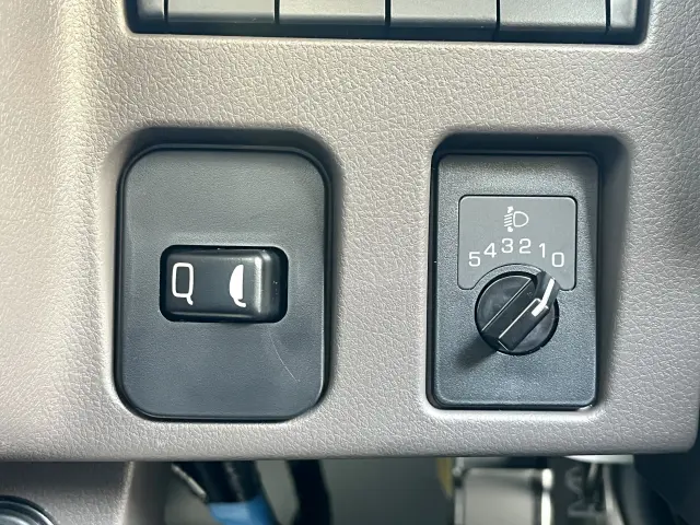 三菱 キャンター 2RG-FBA20(2WD)の写真27