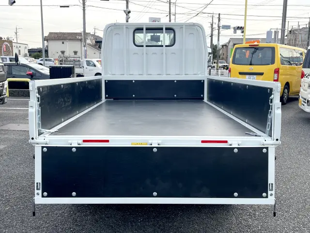 三菱 キャンター 2RG-FBA20(2WD)の写真6