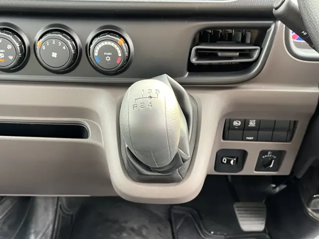 三菱 キャンター 2RG-FBA20(2WD)の写真17