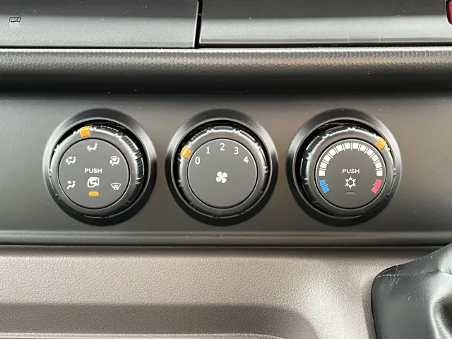 三菱 キャンター 2RG-FBA20(2WD)の写真20