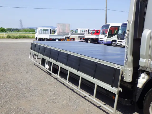 三菱 キャンター 2PG-FED90(2WD)の写真9
