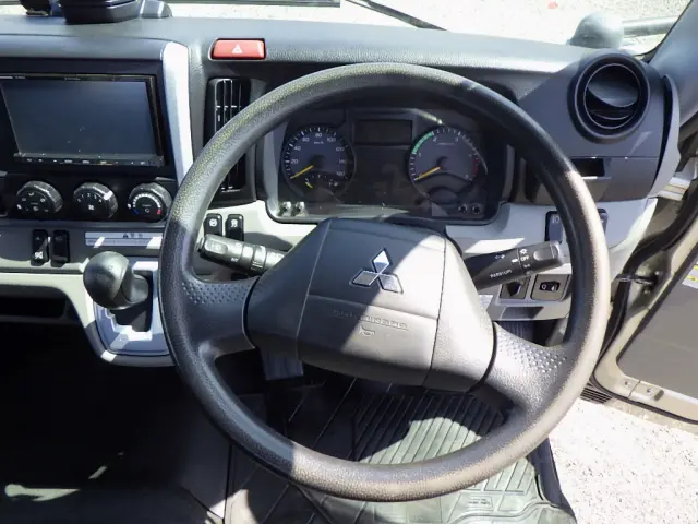 三菱 キャンター 2PG-FED90(2WD)の写真12