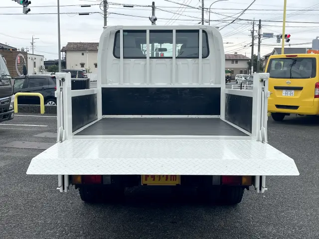 いすゞ エルフ TRG-NJS85A(4WD)の写真6