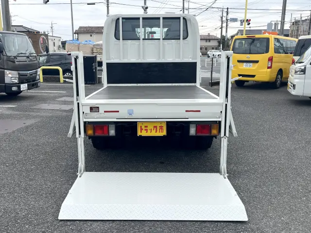 いすゞ エルフ TRG-NJS85A(4WD)の写真8