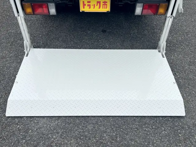 いすゞ エルフ TRG-NJS85A(4WD)の写真9