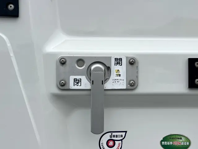 いすゞ エルフ TRG-NJS85A(4WD)の写真14