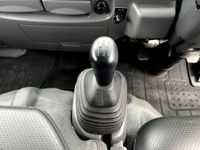 いすゞ エルフ TRG-NJS85A(4WD)の写真21