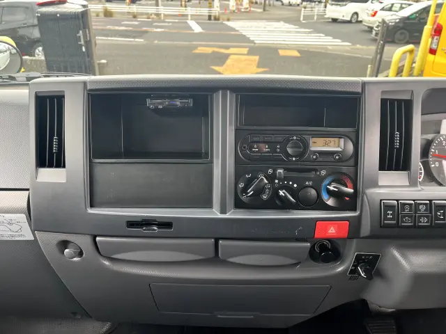 いすゞ エルフ TRG-NJS85A(4WD)の写真22