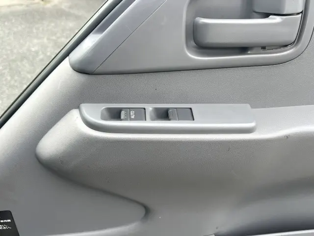 いすゞ エルフ TRG-NJS85A(4WD)の写真32