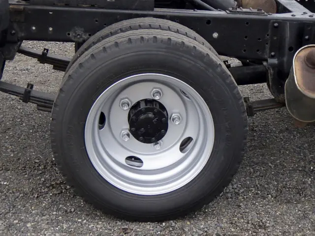 いすゞ エルフ TKG-NJR85AD(2WD)の写真20