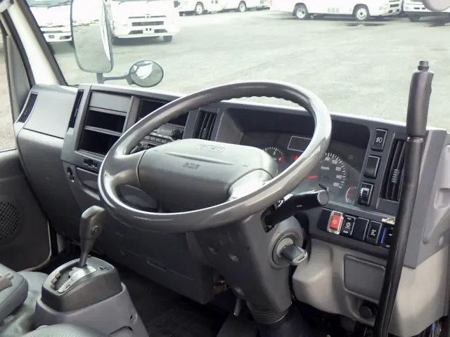 いすゞ エルフ TKG-NJR85AD(2WD)の写真45