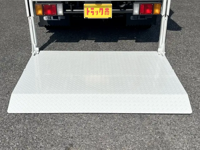 いすゞ エルフ 2RG-NHS88A(4WD)の写真10