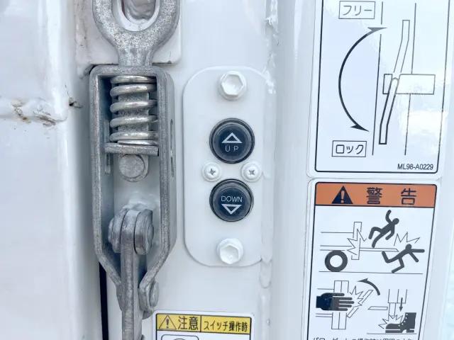 いすゞ エルフ 2RG-NHS88A(4WD)の写真15