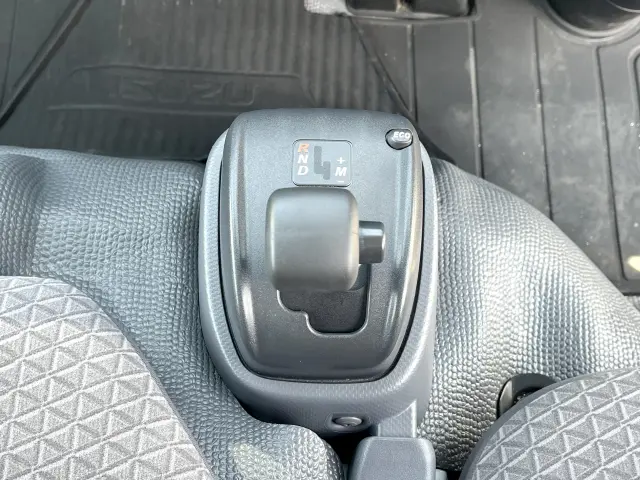 いすゞ エルフ 2RG-NHS88A(4WD)の写真24