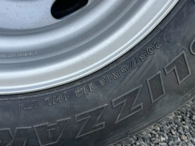 いすゞ エルフ 2RG-NHS88A(4WD)の写真45