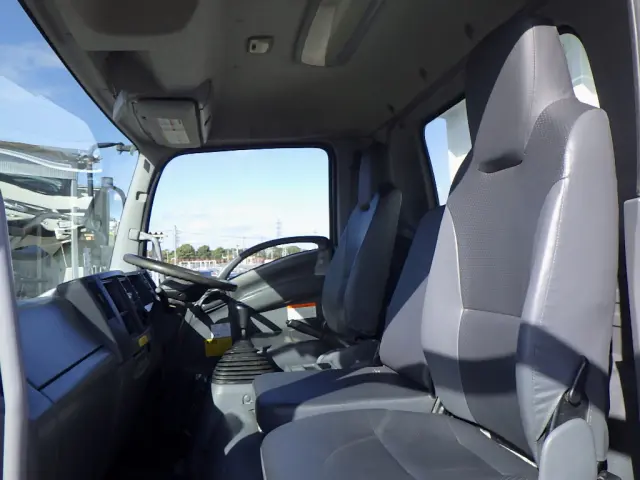 いすゞ フォワード TKG-FRR90S1(2WD)の写真9