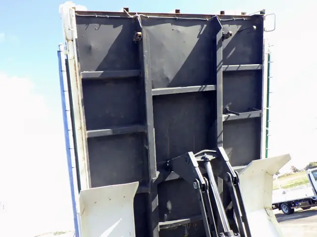 いすゞ フォワード TKG-FRR90S1(2WD)の写真39