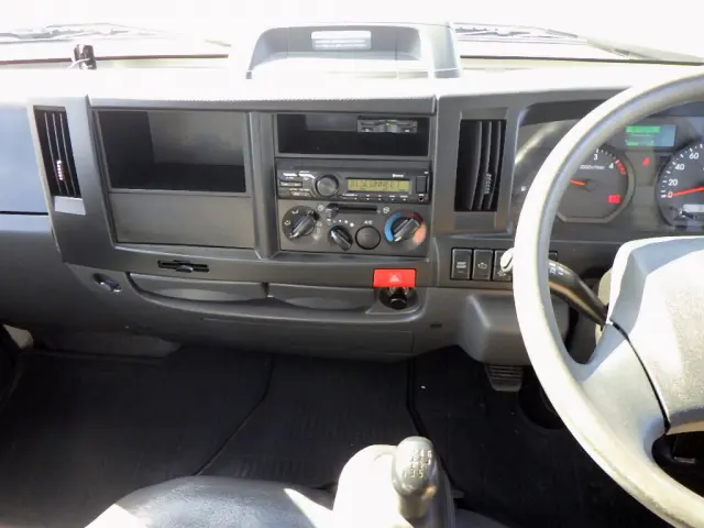 いすゞ エルフ 2RG-NKR88AD(2WD)の写真11