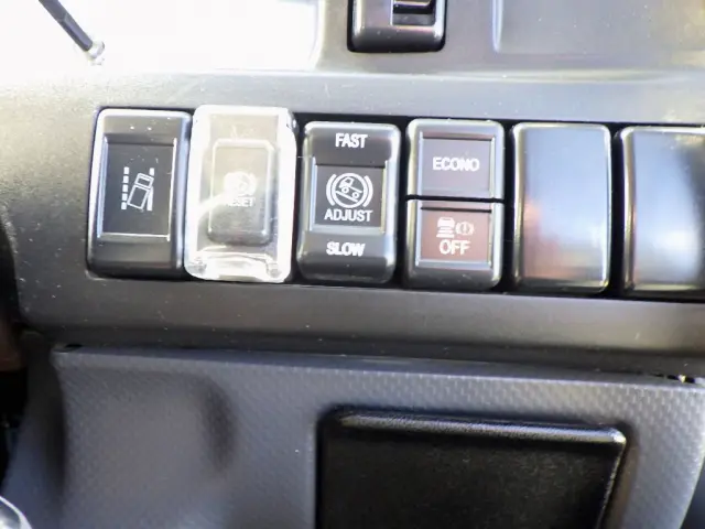 いすゞ エルフ 2RG-NKR88AD(2WD)の写真20