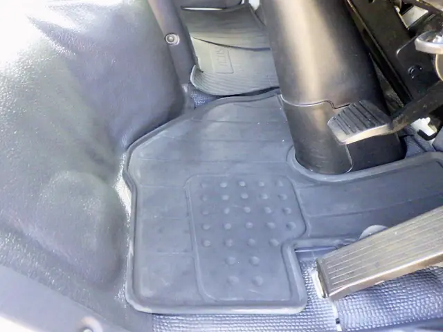 いすゞ エルフ 2RG-NKR88AD(2WD)の写真22