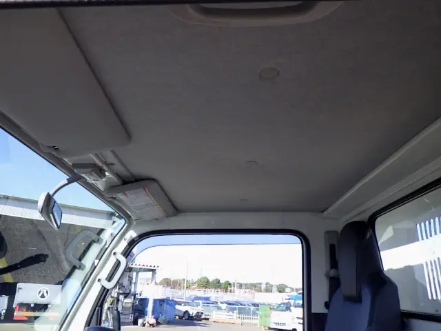 いすゞ エルフ 2RG-NKR88AD(2WD)の写真23