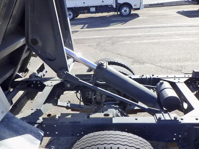 いすゞ エルフ 2RG-NKR88AD(2WD)の写真43