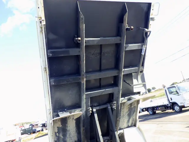 いすゞ エルフ 2RG-NKR88AD(2WD)の写真44