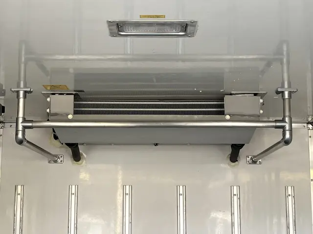 東プレ製の薄型冷凍機を搭載!積載スペースを減らさない人気モデルです☆|マツダ タイタン TRG-LHR85AN(2WD)の写真11
