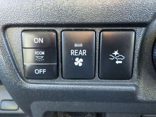 トヨタ ハイエースコミューター QDF-GDH223B(2WD)の写真20