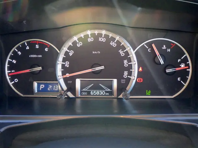 トヨタ ハイエースコミューター QDF-GDH223B(2WD)の写真49