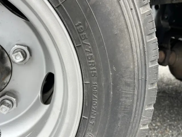 いすゞ エルフ TPG-NJR85A(2WD)の写真42