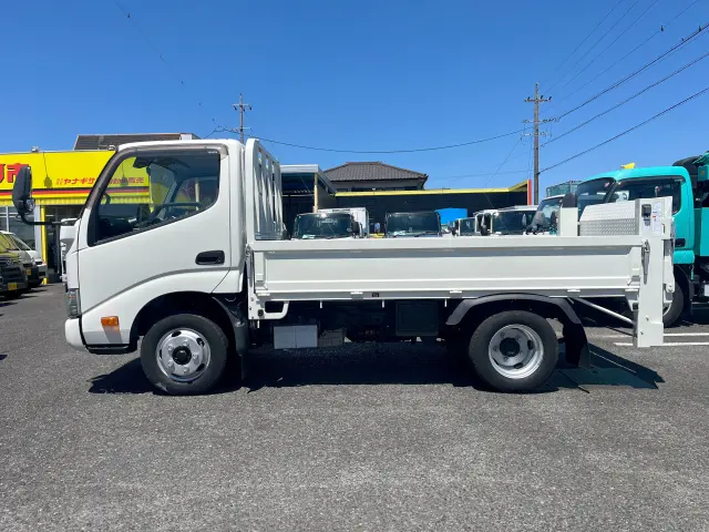 トヨタ ダイナ TKG-XZC605(2WD)の写真3