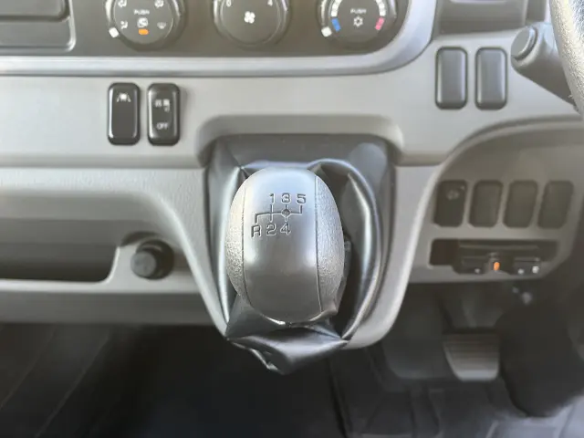 三菱 キャンター TPG-FBA20(2WD)の写真18