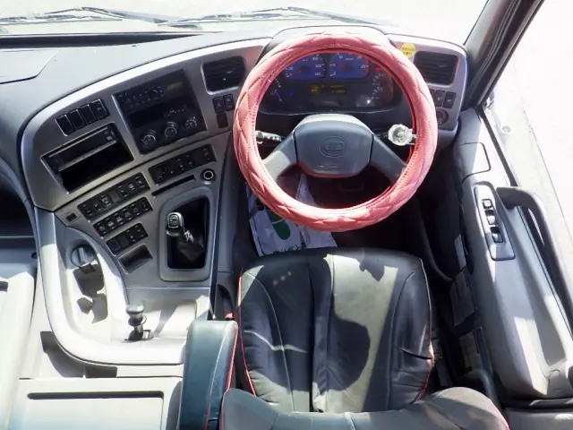 ＵＤ クオン QKG-CW5YL(6x4)の写真13