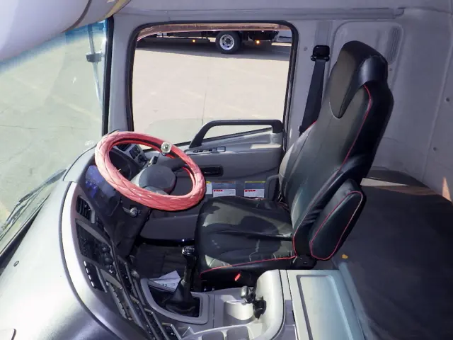 ＵＤ クオン QKG-CW5YL(6x4)の写真16