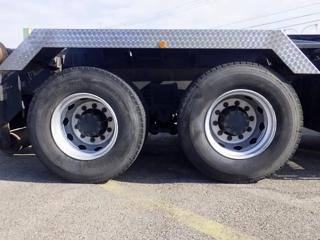 ＵＤ クオン QKG-CW5YL(6x4)の写真21