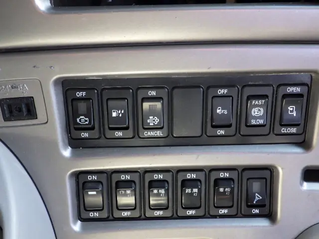 ＵＤ クオン QKG-CW5YL(6x4)の写真43