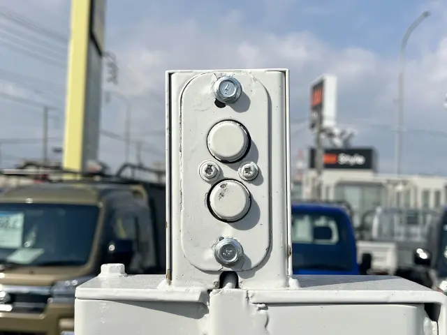 いすゞ エルフ TKG-NHS85A(4WD)の写真15