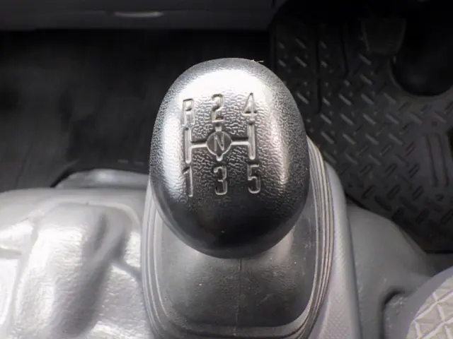 いすゞ エルフ 2PG-NMS88AN(4WD)の写真14