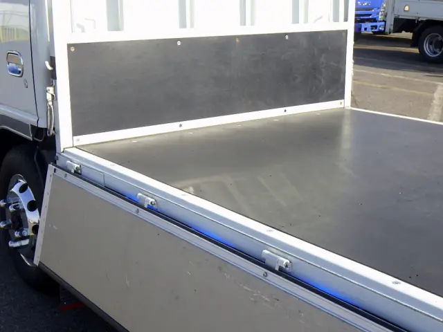 いすゞ エルフ 2RG-NHS88A(4WD)の写真31