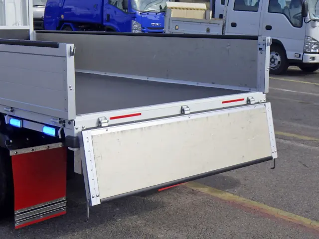 いすゞ エルフ 2RG-NHS88A(4WD)の写真32