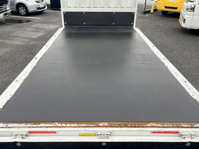 三菱 キャンター 2TG-FBA00(2WD)の写真9
